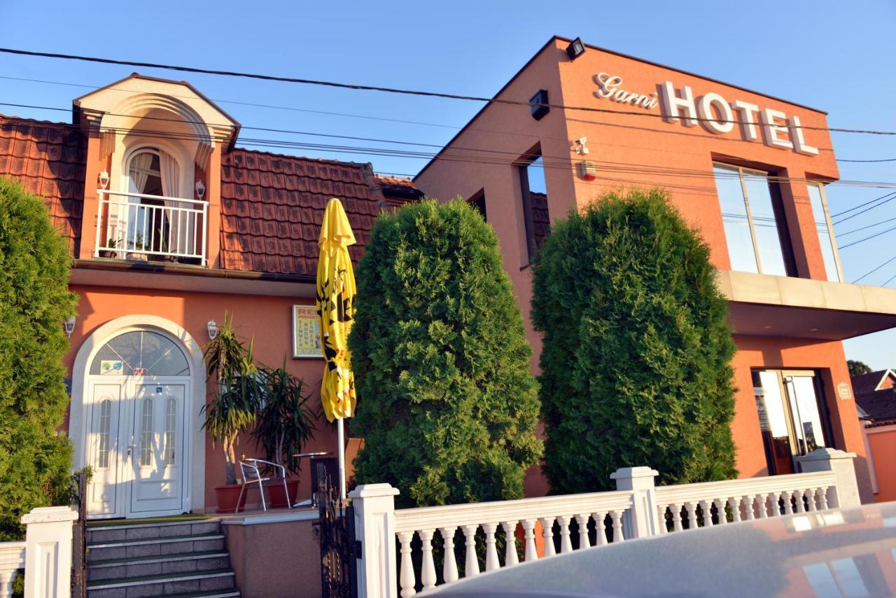 Garni Hotel Kaca Κραγκούγιεβατς Εξωτερικό φωτογραφία