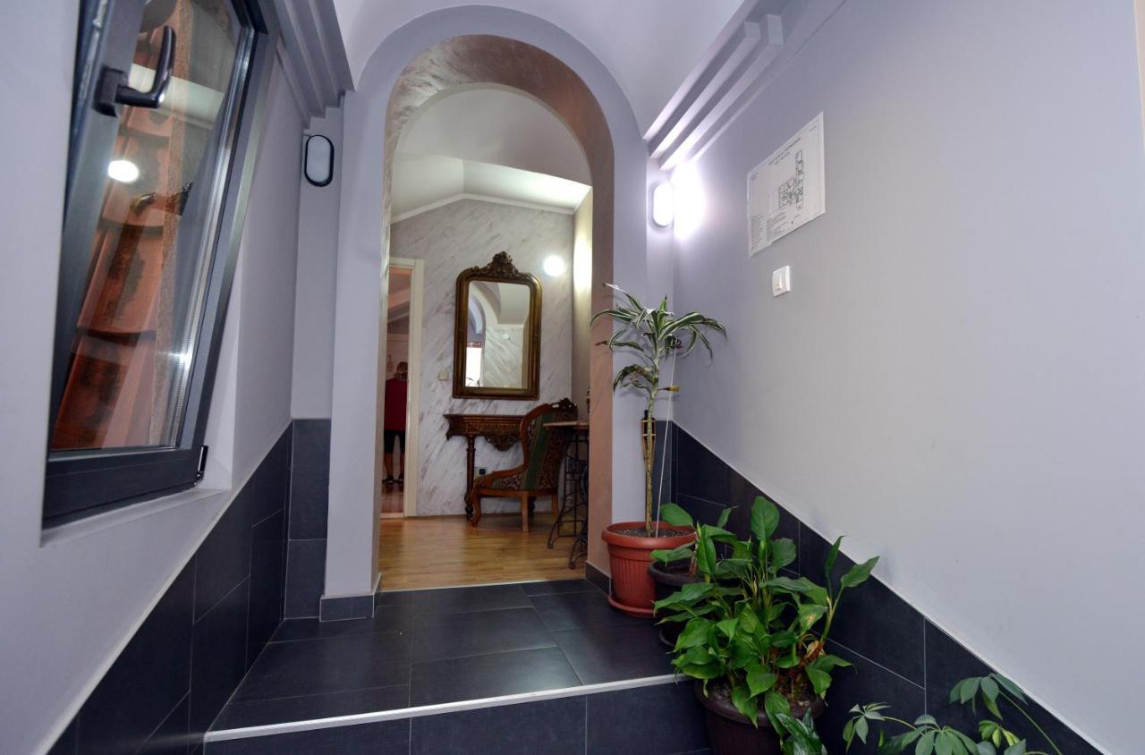 Garni Hotel Kaca Κραγκούγιεβατς Εξωτερικό φωτογραφία
