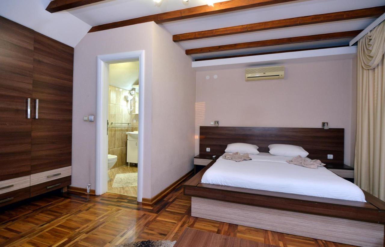 Garni Hotel Kaca Κραγκούγιεβατς Εξωτερικό φωτογραφία