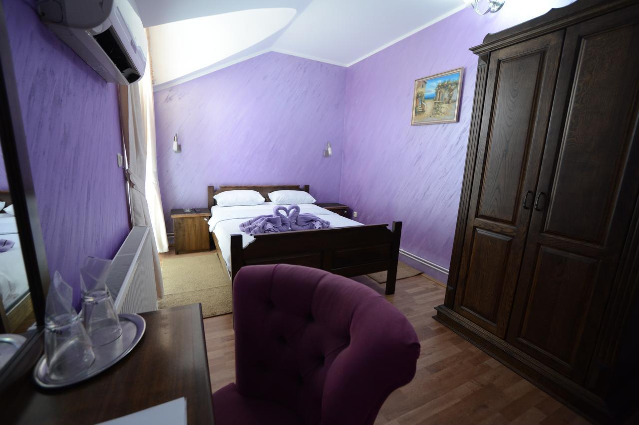 Garni Hotel Kaca Κραγκούγιεβατς Εξωτερικό φωτογραφία